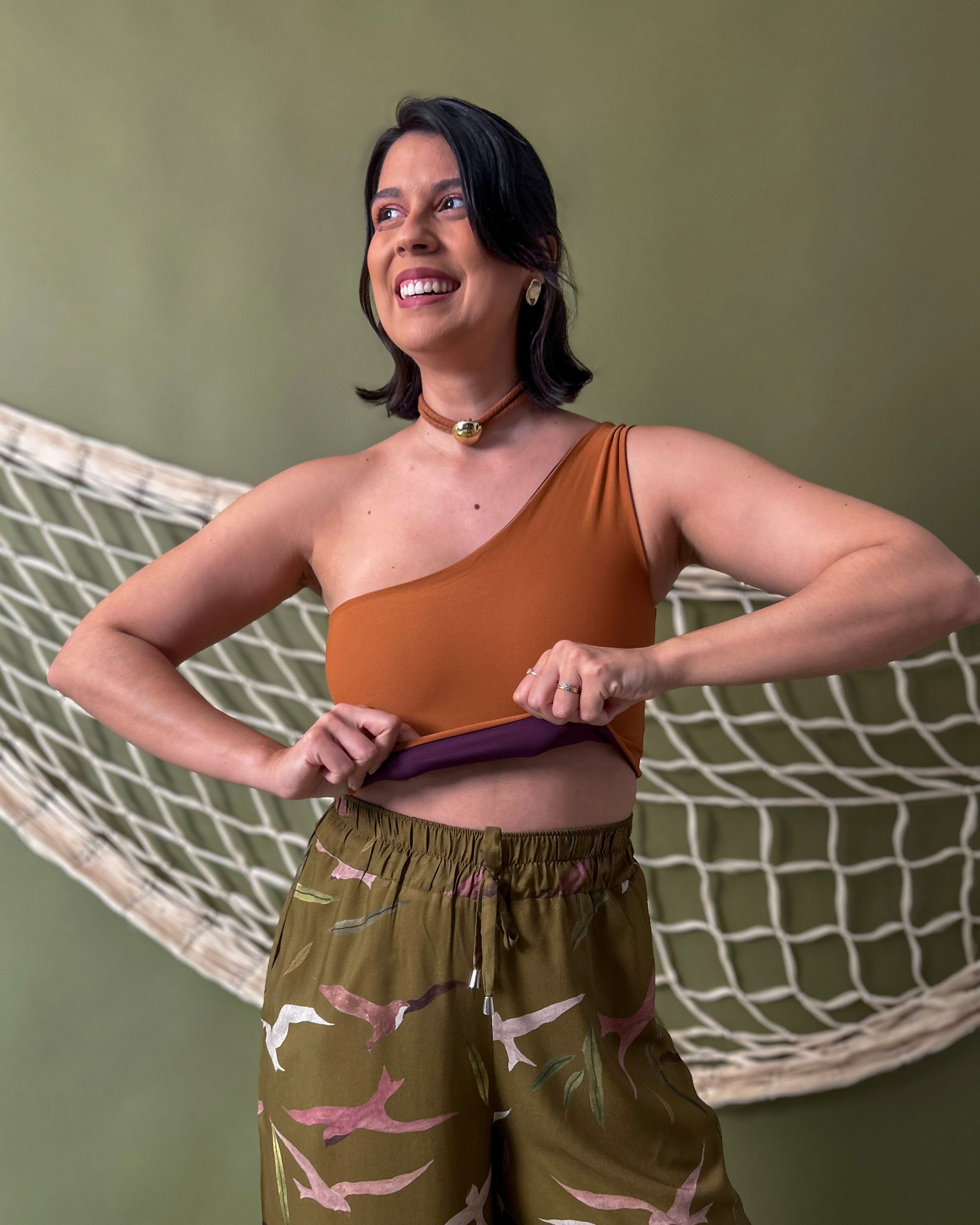 Top Ombro Só Caramelo + Berinjela