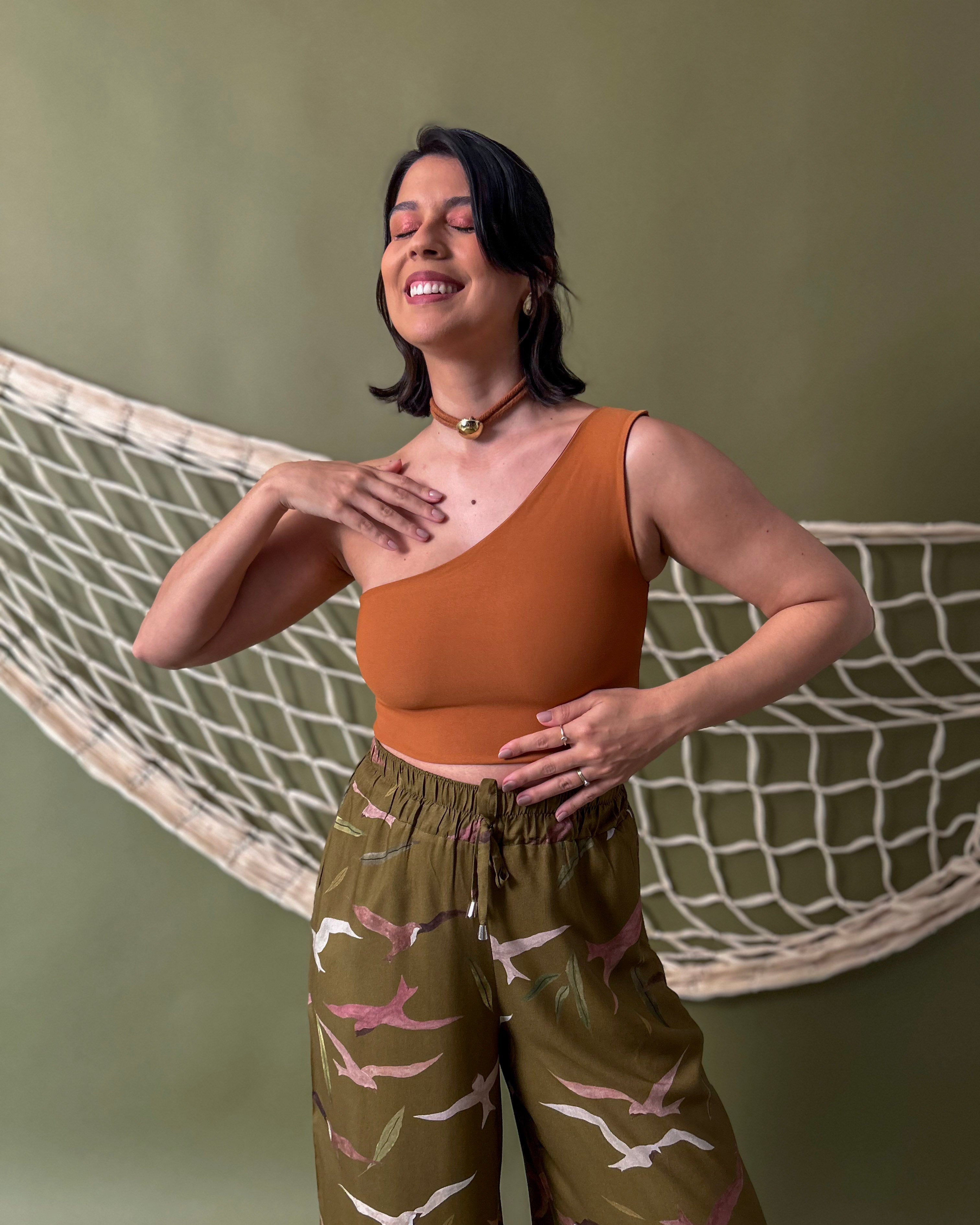 Top Ombro Só Caramelo + Berinjela