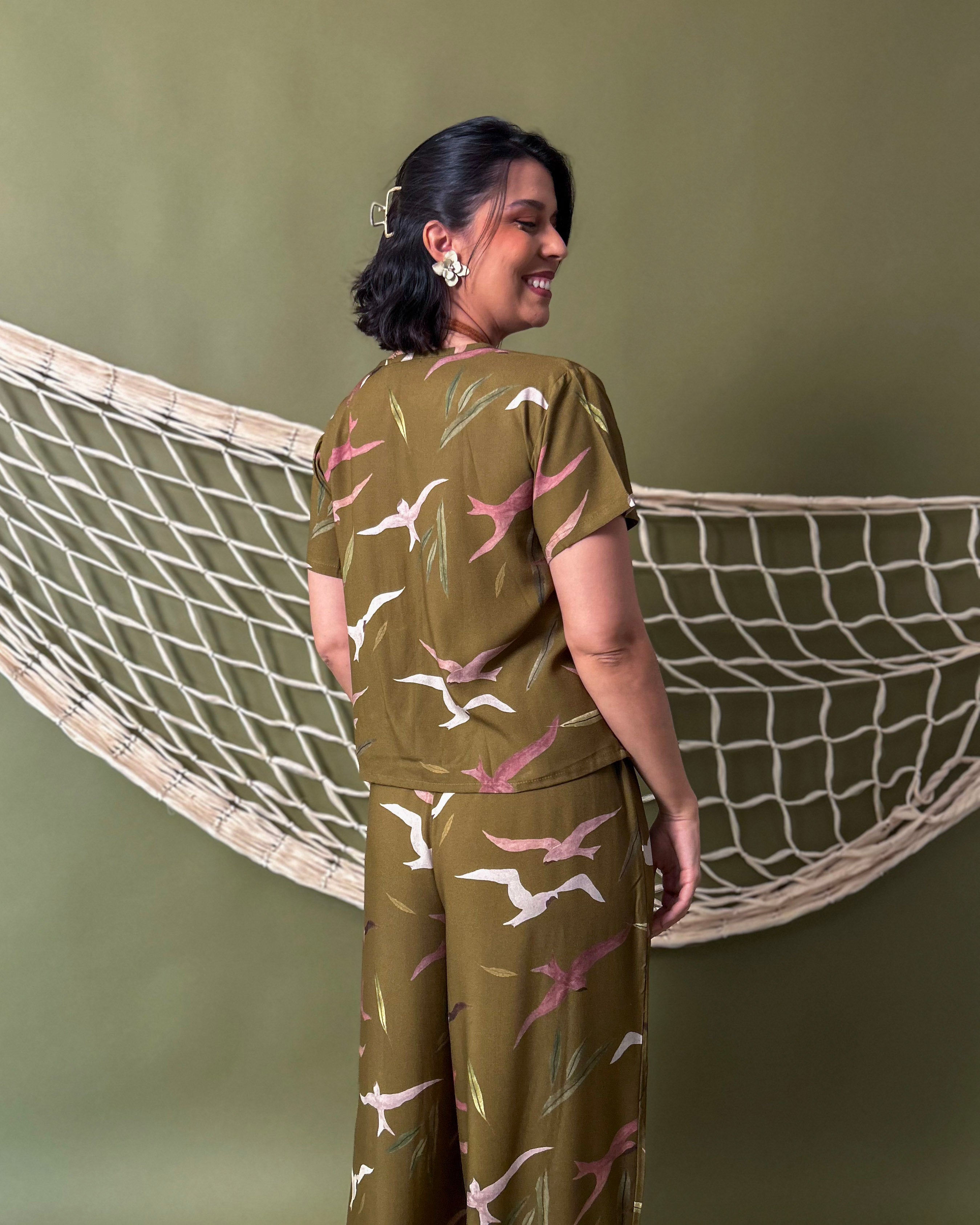 Blusa de Botão Revoada Oliva