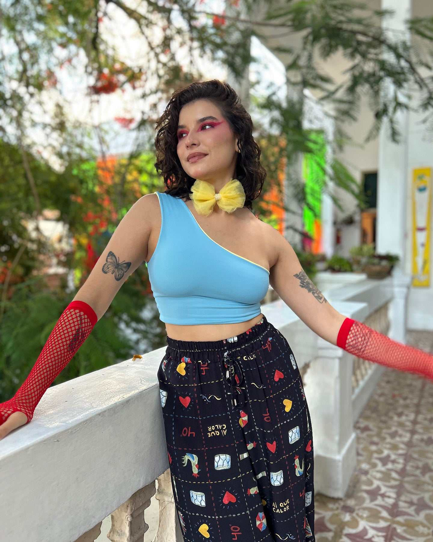 Top Ombro Só Amarelo + Azul